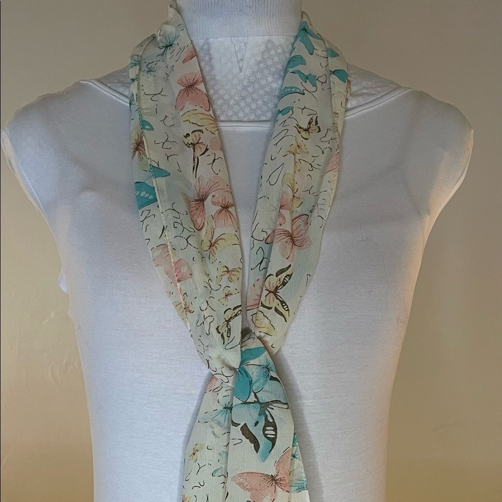 Beautiful light weight butterflies scarf! Brand new!